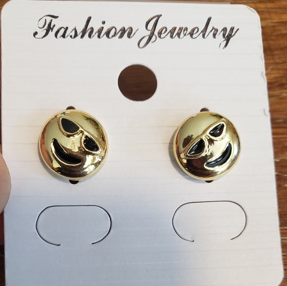 Emoji Earrings - Picture 2 of 2